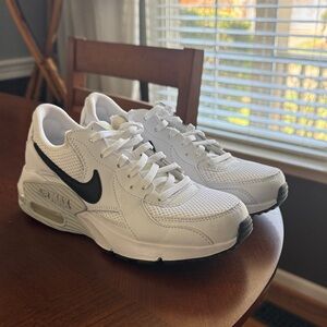 Nike White and Black Air Max Excee Sneakers